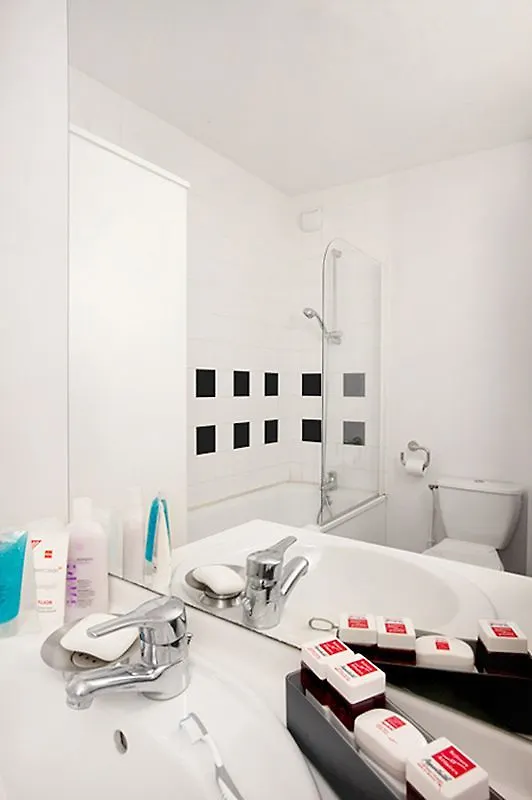 Sejours & Affaires Lille Europe Aparthotel 2*,